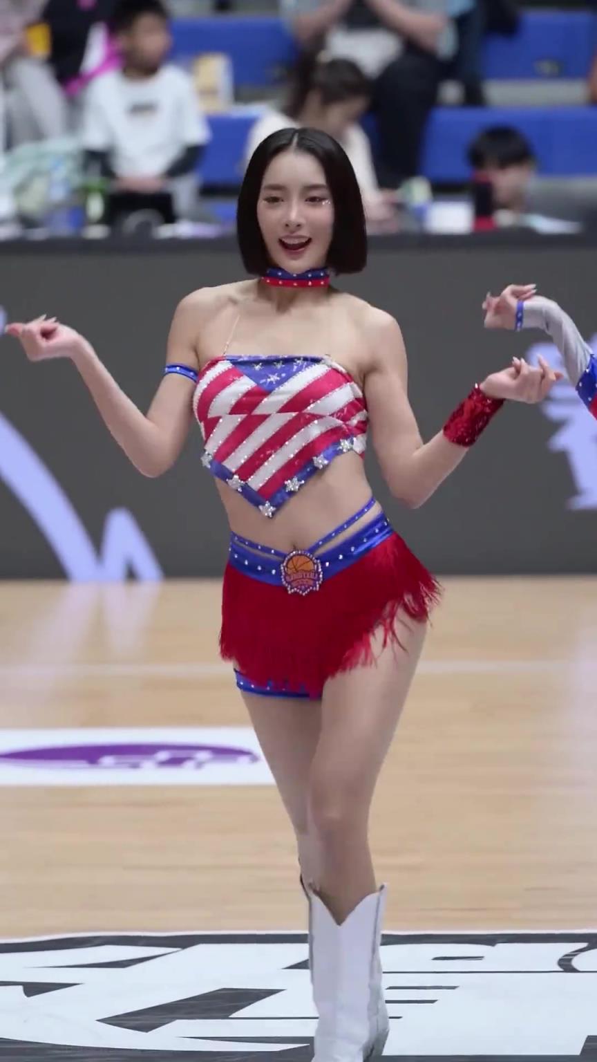 太離譜了 ！幾乎是完美女人！
